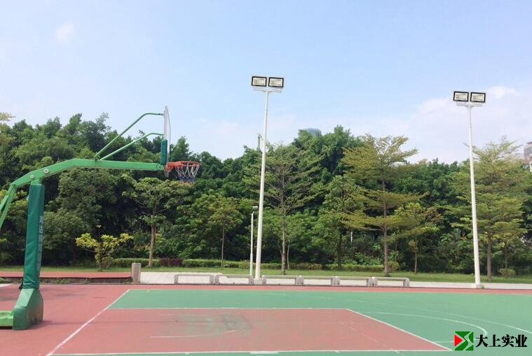 籃球場4套燈桿布燈實拍圖