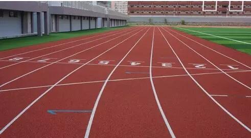 足球場(chǎng)塑膠跑道畫線檢測(cè)現(xiàn)場(chǎng)