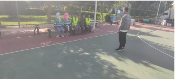 改造前的體育場(chǎng)