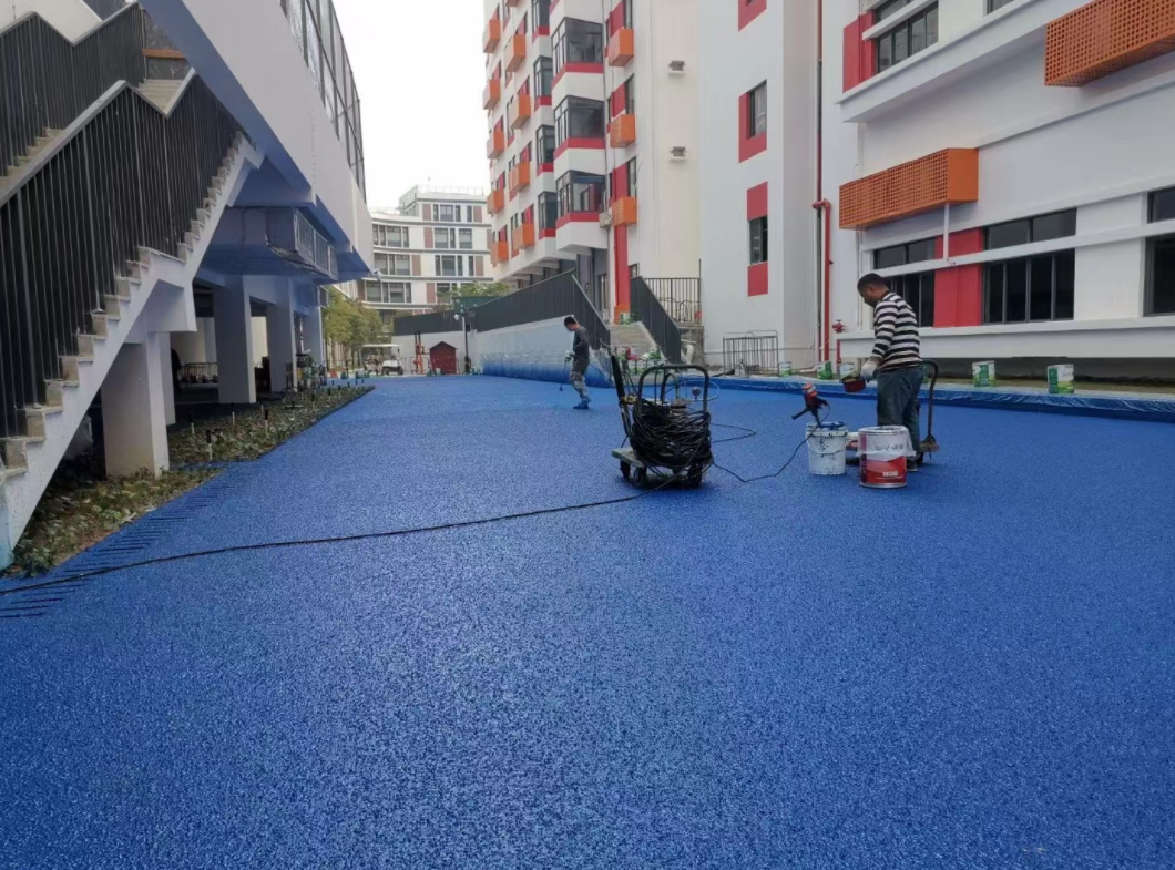 深圳玉律學(xué)校藍色混合型跑道施工