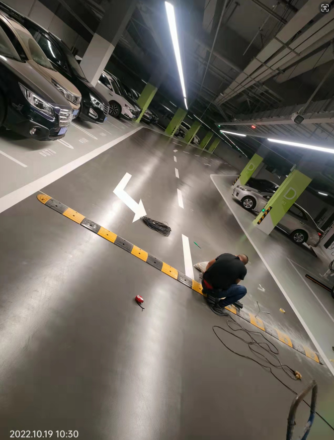 頤都大廈地坪、劃線、交通設施安裝工程